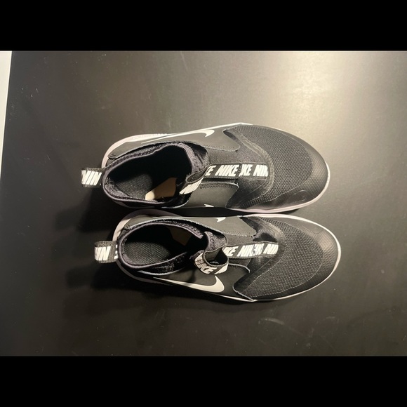 Kids Nike FlexRunner Shoes - Picture 3 of 3